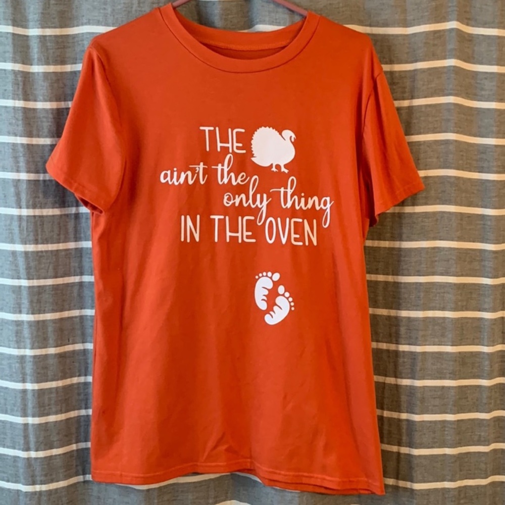 Pregnant pregnancy announcement thanksgiving orange t shirt size large